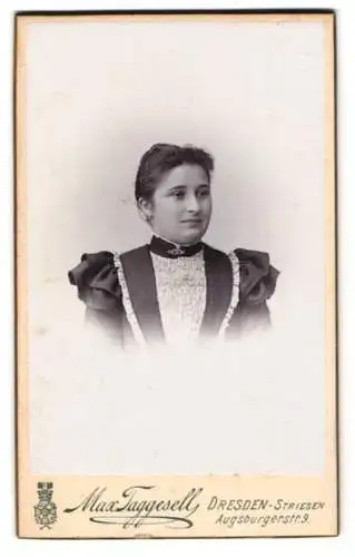 Fotografie Max Taggesell, Dresden-Striesen, Augsburgerstrasse 9, Portrait einer jungen Frau