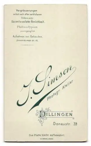 Fotografie J. Simson, Dillingen, Donaustrasse 39, Porträt eines Mannes mit Brille und Schnurrbart