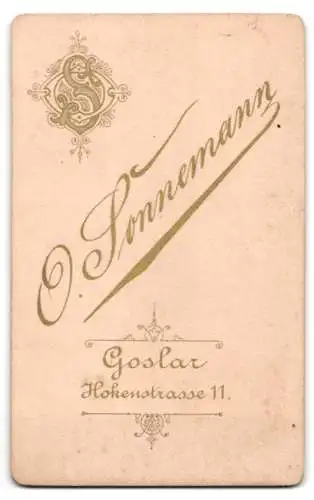 Fotografie O. Sonnemann, Goslar, Hokenstrasse 11, Portrait eines eleganten Herrn