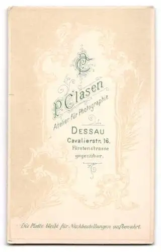 Fotografie P. Clasen, Dessau, Cavalierstrasse 16, Porträt eines Paares