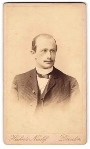 Fotografie Hahn`s Nachf., Dresden, Waisenhaus-Str. 30, Portrait eines eleganten Herrn