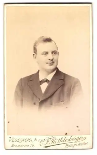 Fotografie C.F. Röthlisberger, Vegesack, Bremerstr. 14, Portrait eines eleganten Herrn