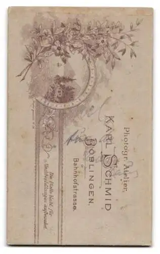 Fotografie Karl Schmid, Böblingen, Bahnhofstrasse, Porträt eines jungen Mannes mit Blume am Revers