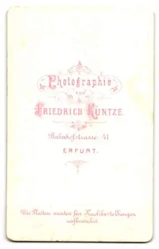 Fotografie Friedrich Kuntze, Erfurt, Bahnhofstrasse 41, Porträt eines jungen Mannes