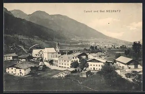 AK Medratz, Ortsansicht gegen die Berge