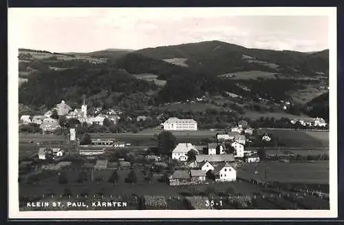 AK Klein St. Paul /Kärnten, Ortsansicht gegen die Berge