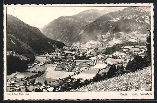 AK Radenthein /Kärnten, Teilansicht mit Bergen