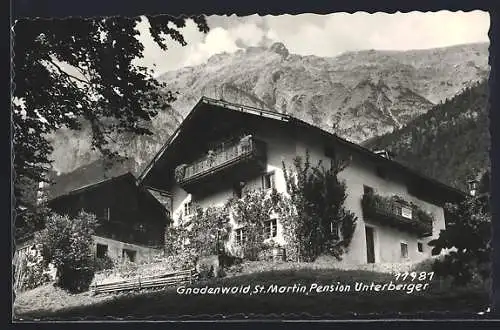 AK Gnadenwald, St. Martin, Pension Unterberger mit Bergwand