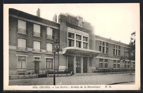 AK Creteil, Les Ecoles, Avenue de la Republique