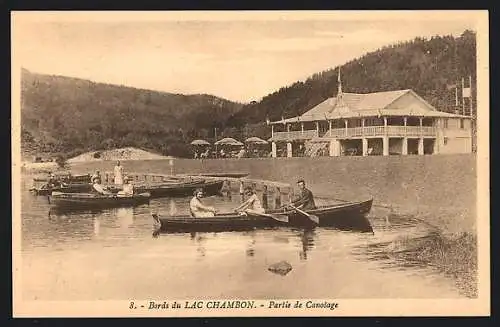 AK Lac Chambon, Partie de canotage sur les bords du lac