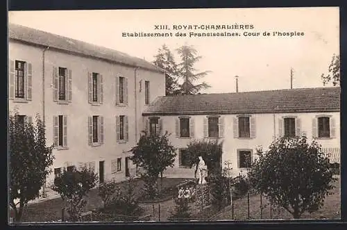 AK Royat-Chamalières, Établissement des Franciscaines: Cour de l`hospice