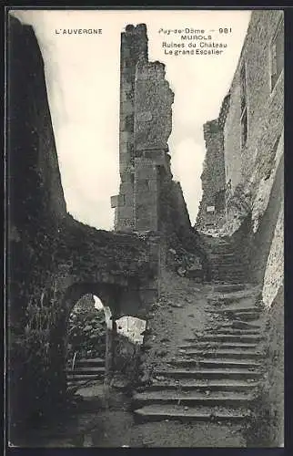 AK Murols, Ruines du Château Le grand Escalier