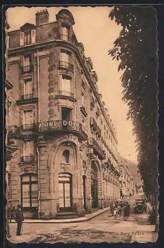 AK Le Mont-Dore, Mont Dore Palace et rue animée avec voitures et passants