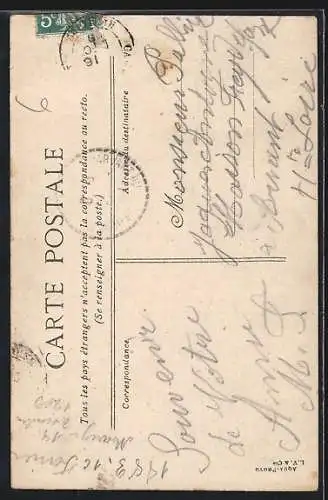 AK Montferrand, Église N.D. de Délivrance et rue animée