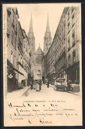 AK Clermont-Ferrand, La rue des Gras et la cathédrale en arrière-plan