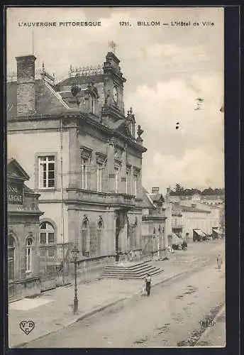 AK Billom, L`Hôtel de Ville, Vue de la rue et de l`architecture du bâtiment