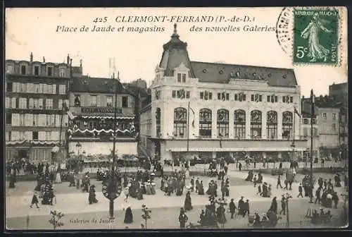 AK Clermont-Ferrand, Place de Jaude et magasins des nouvelles Galeries