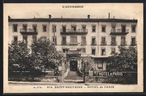 AK Saint-Nectaire, Hôtel de Paris en facade avec ses balcons et son entrée élégante