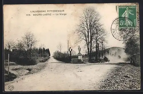 AK Bourg-Lastic, La Vierge et le chemin bordé d`arbres