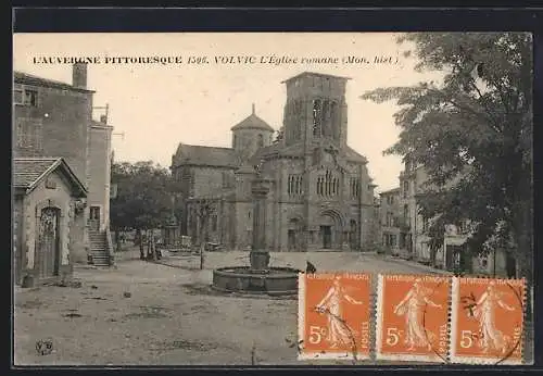 AK Volvic, L`Église romane sur la place centrale