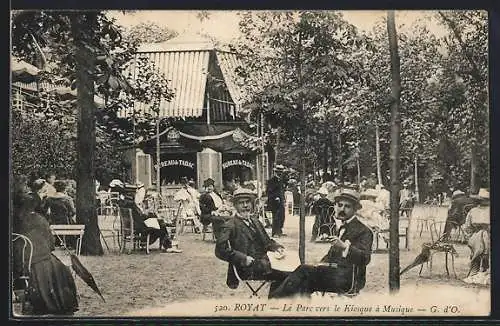 AK Royat, Le Parc vers le Kiosque à Musique