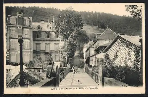 AK Le Mont-Dore, L`Allée d`Allouville avec vue sur les bâtiments et la nature environnante