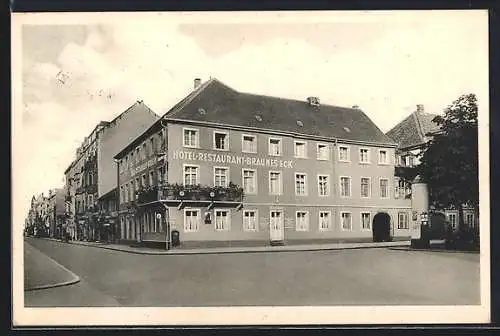 AK Karlsruhe, Strassenpartie am Hotel Braunes Eck