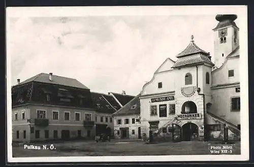 AK Pulkau, Platz mit Kirche und Gemeindeamt