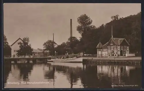 AK Silkeborg, Ved Dampbaadsbroen