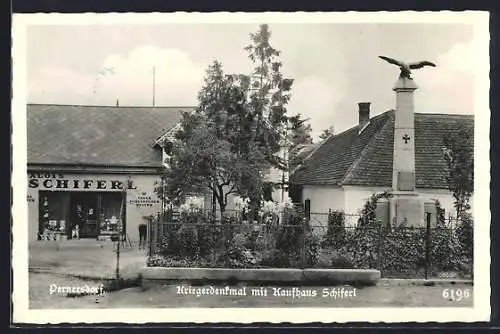 AK Pernersdorf, Kriegerdenkmal mit Kaufhaus Alois Schifferl