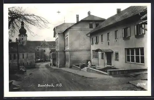 AK Ravelsbach /N.Ö., Ortspartie mit Blick zur Kirche