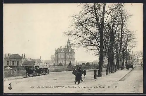 AK Maisons-Lafitte, Station des Voitures à la Gare, am Bahnhof