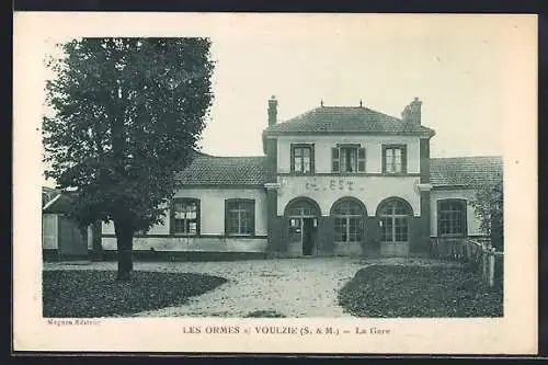 AK Les Ormes-sur-Voulzie, La Gare