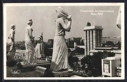 AK Paris, Exposition internationale 1937, vue prise du pavillon de l`Italie