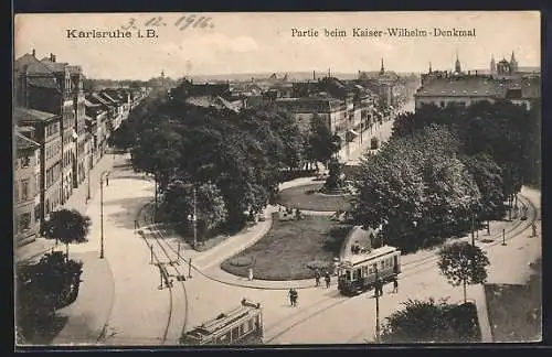 AK Karlsruhe i. B., Strassenbahnen am Kaiser-Wilhelm-Denkmal