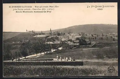 AK Saint-Bonnet-le-Froid, Vue générale Nord-Est, station estivale sur la Route Nationale Annonay-Le Puy