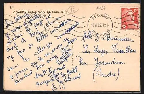AK Angerville-la-Martel, Rue principale avec habitants et voiture ancienne