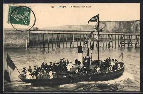 AK Dieppe, Le Remorqueur Furet naviguant près de la jetée