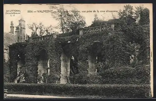 AK Valmont, Ruines de l`Abbaye, vue prise de la cour d`honneur