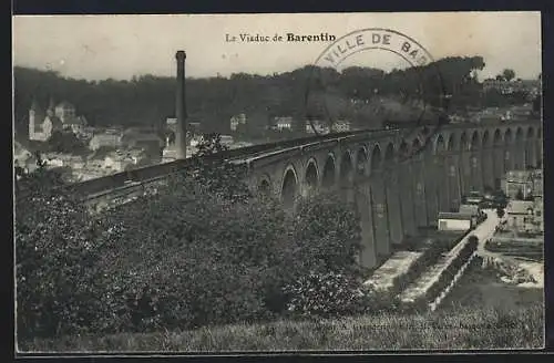 AK Barentin, Le Viaduc de Barentin avec vue sur la ville et la campagne environnante