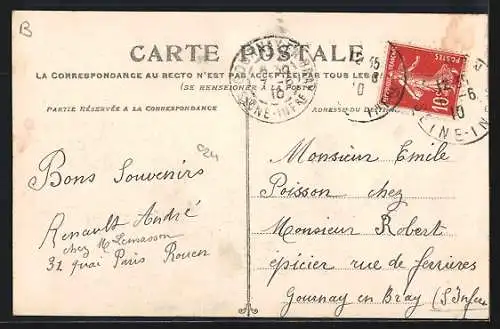 AK Elbeuf, Place du Cygne avec passants et tramway