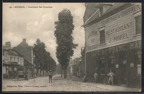 AK Aumale, Boulevard des Fontaines avec restaurant et café du Franc Macon