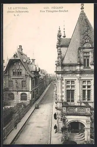 AK Fécamp, Rue Théagène-Boufart avec architecture historique