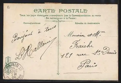 AK Le Tréport, Rue de la Batterie animée avec passants et boutiques