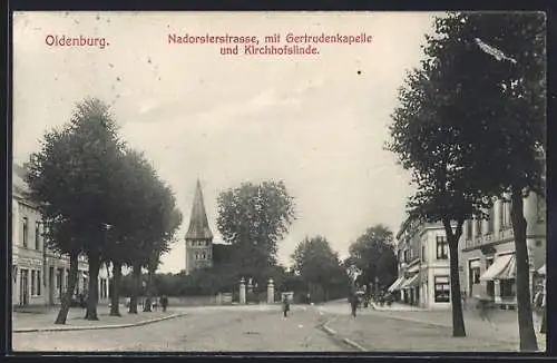 AK Oldenburg / O., Nadorsterstrasse mit Gertrudenkapelle und Kirchhofslinde