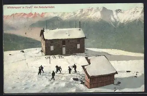 AK Am Patscherkofel, Berghütte mit Skiläufern