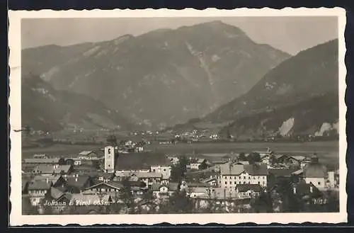 AK St. Johann i. Tirol, Totalansicht mit Bergblick