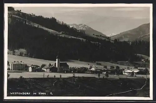 AK Westendorf /Tirol, Ortsanorama mit Umgebung