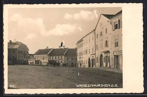 AK Waizenkirchen, Platzpartie mit Geschäften und Leuten