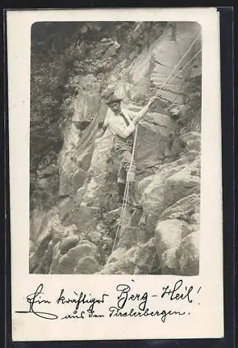 Foto-AK Bergsteiger am Seil an der Felswand